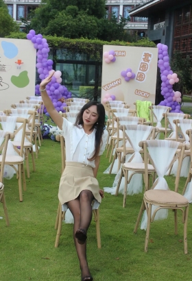 黑丝女孩[<font color=red>5P</font>]