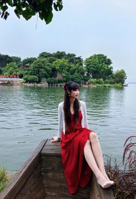 温柔贤淑的小姐姐[<font color=red>5P</font>]